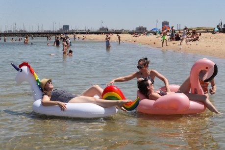 Gathering bans to be enforced at Melbourne beaches