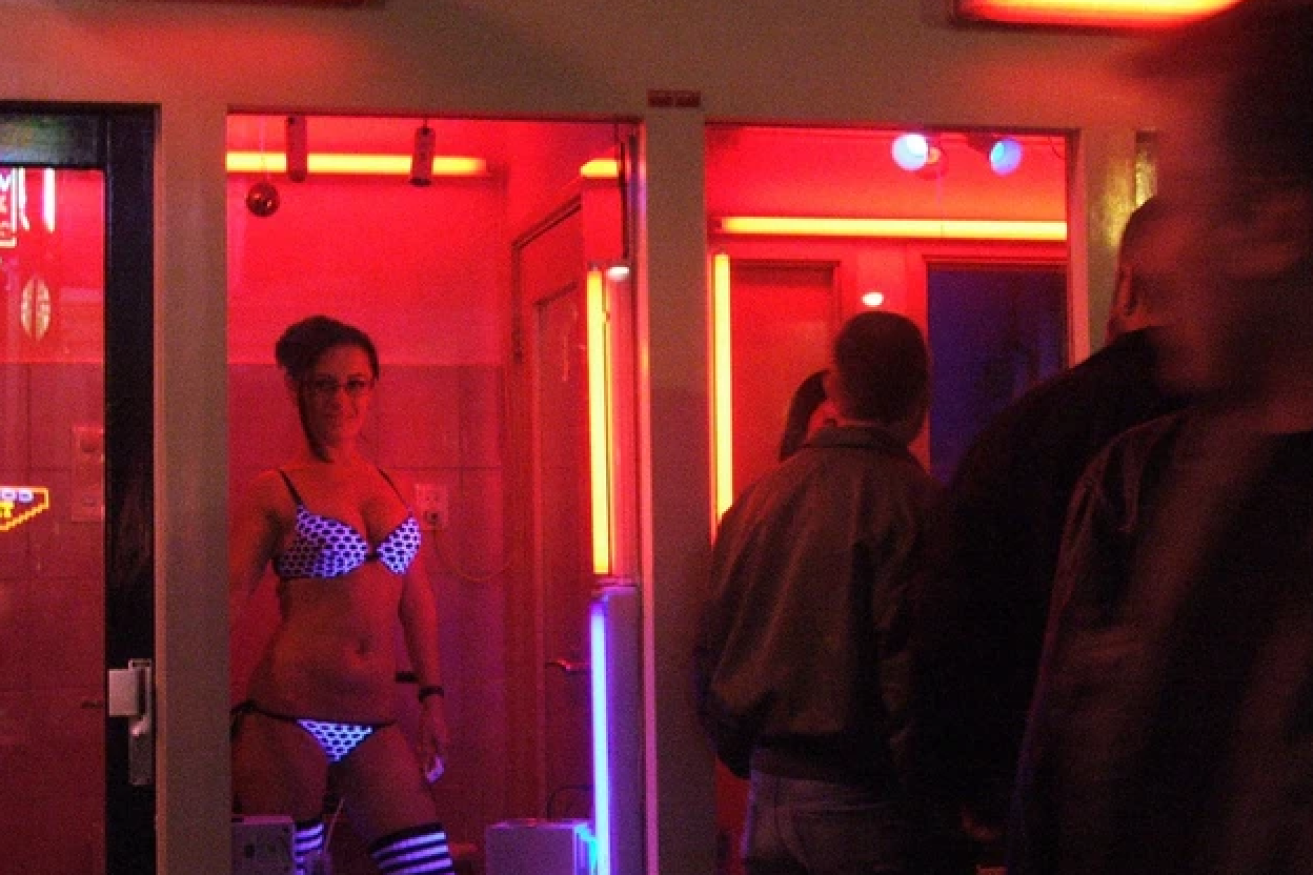 Hookers in Hamburg's infamous red light district have been left and high by the corona virus.