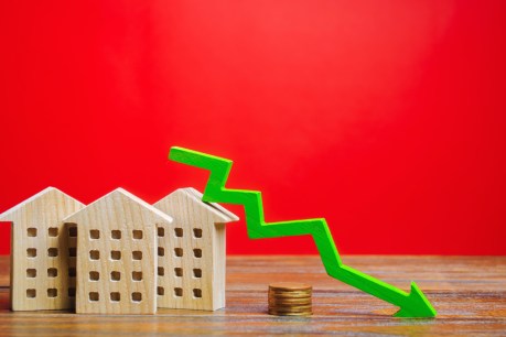 House prices in descent as interest rates rise