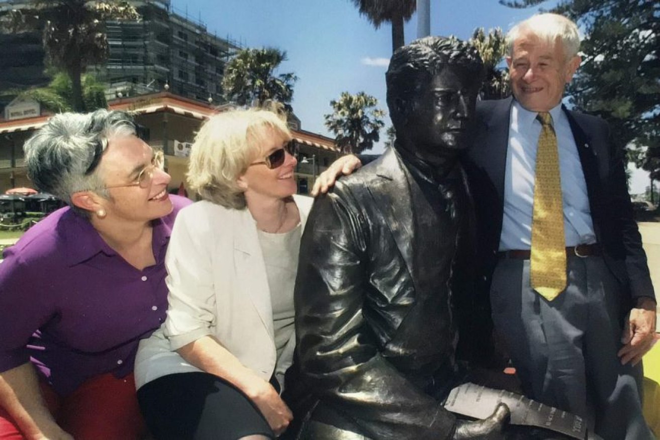 Anne Barton, her cousin Sarah Thomson and her uncle David Barton at the unveiling of the statue in 2001.