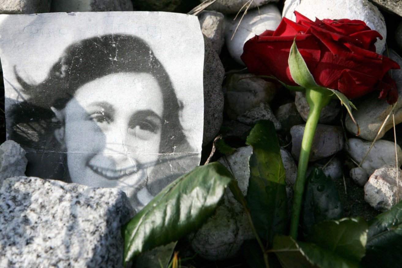 The Dutch publisher behind the book that named Anne Frank's alleged betrayer has apologised.