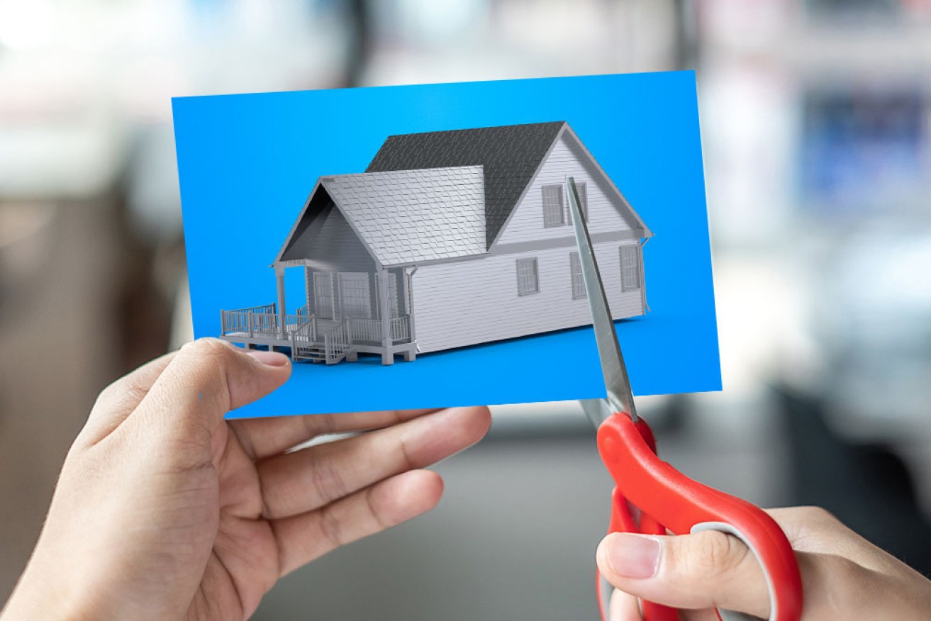 Home owners are rushing to refinance – and for good reason.