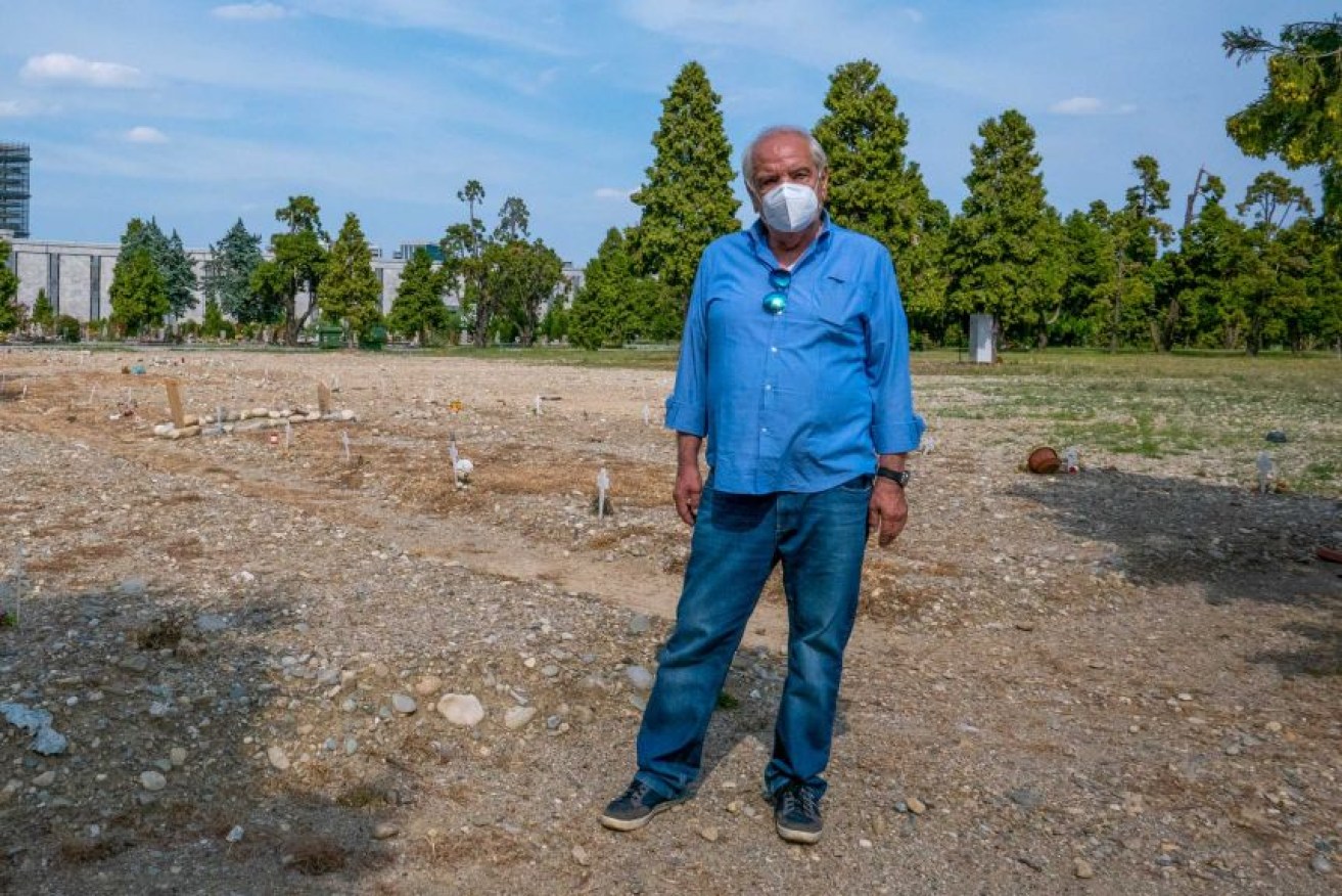 Vando spent weeks searching for his brother, only to find him at this Milan graveyard for COVID-19 victims.