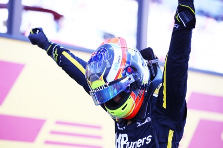 Oscar Piastri earns F1 test drive in Abu Dhabi