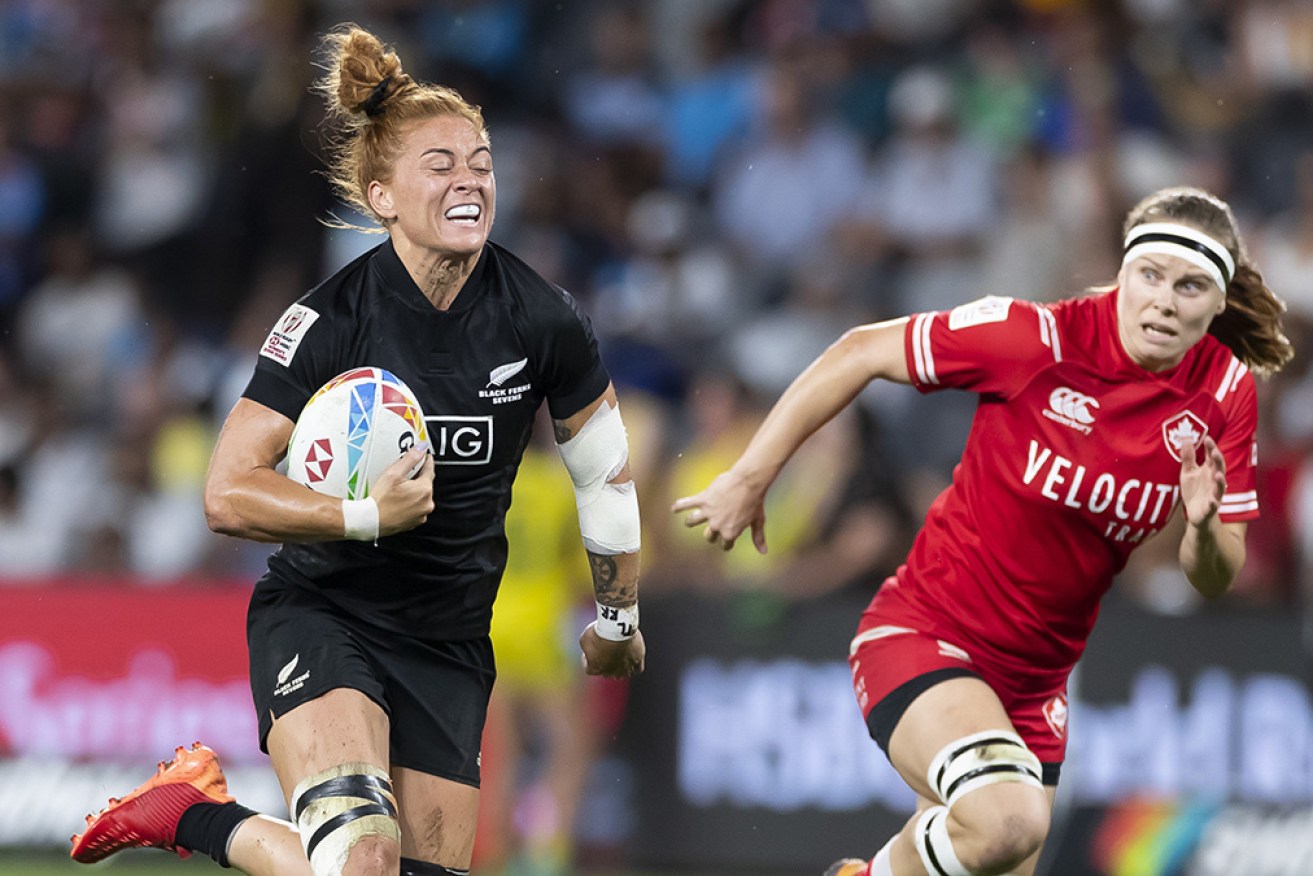 NZ’s Niall Williams scores in the women's gold medal playoff against Canada at the the Sydney 7s in February.