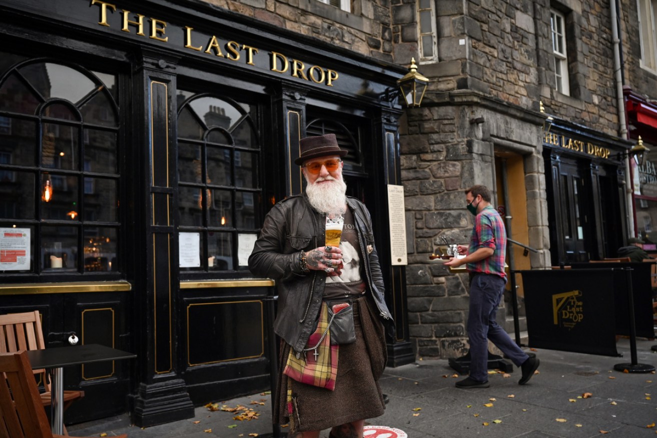 New restrictions will see all pubs and restaurants across central Scotland to be closed.