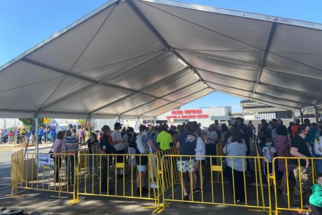 Shepparton testing clinics close early at full capacity