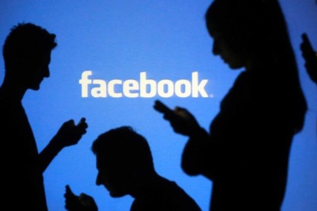 Facebook users report bizarre glitches