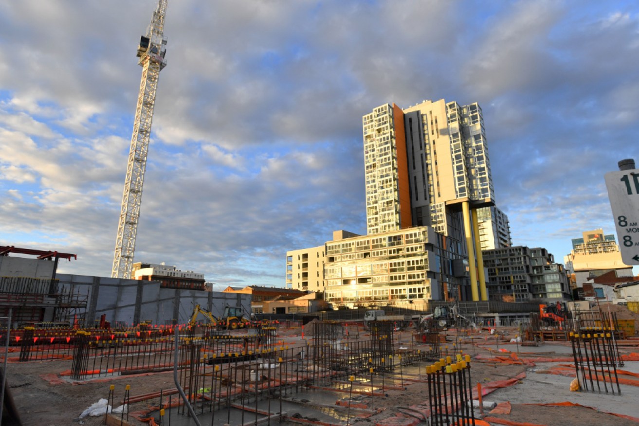 A jump in retail spending during the September quarter and an expanding construction sector are further signs that the economy is on the mend.
