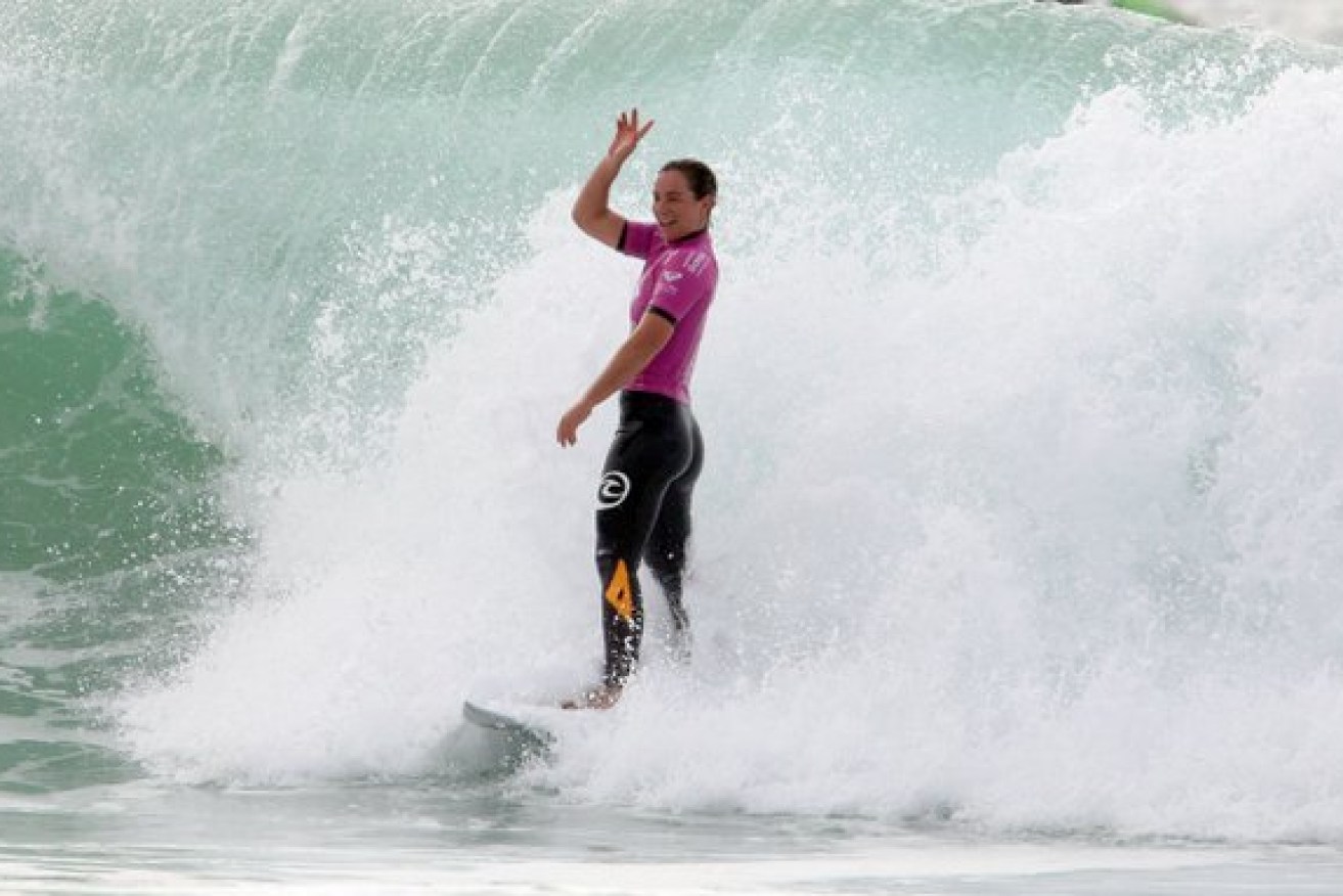 Australia's Tyler Wright pipped local favourite Carissa Moore to win the historic first WSL women's event to be held at Hawaii's Banzai Pipeline.