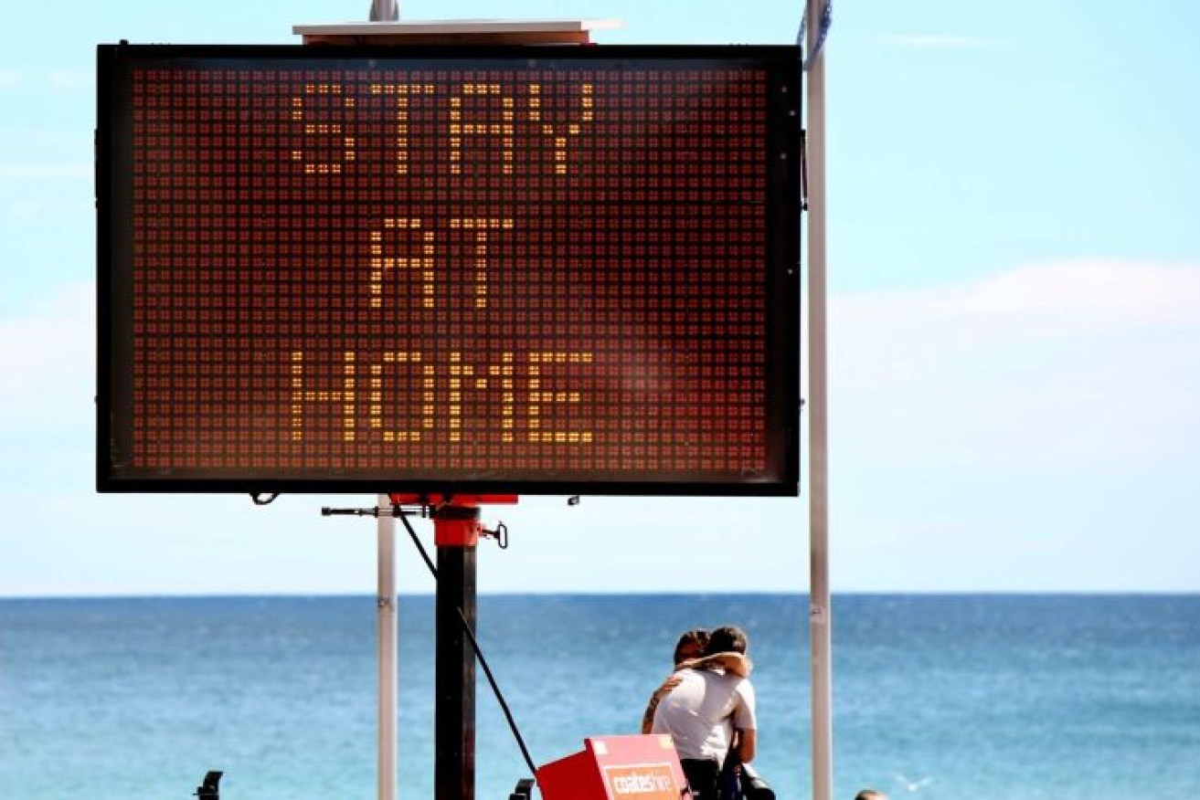 There are 250,000 people residing in Sydney's northern beaches.