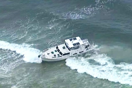 Man found clinging to marine beacon in ocean after boat runs aground on Sunshine Coast