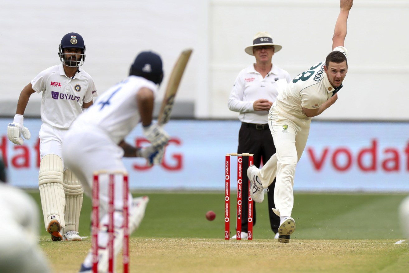 Australia's Josh Hazlewood bowls to Hanuma Vihari in the second Test at the MCG.