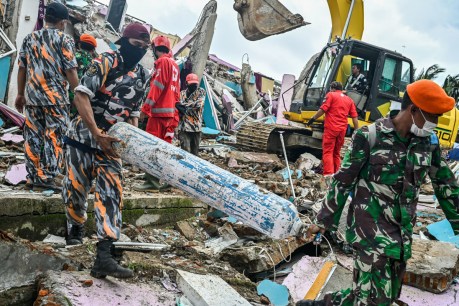 Quake death toll reaches 73 in Indonesia’s West Sulawesi province