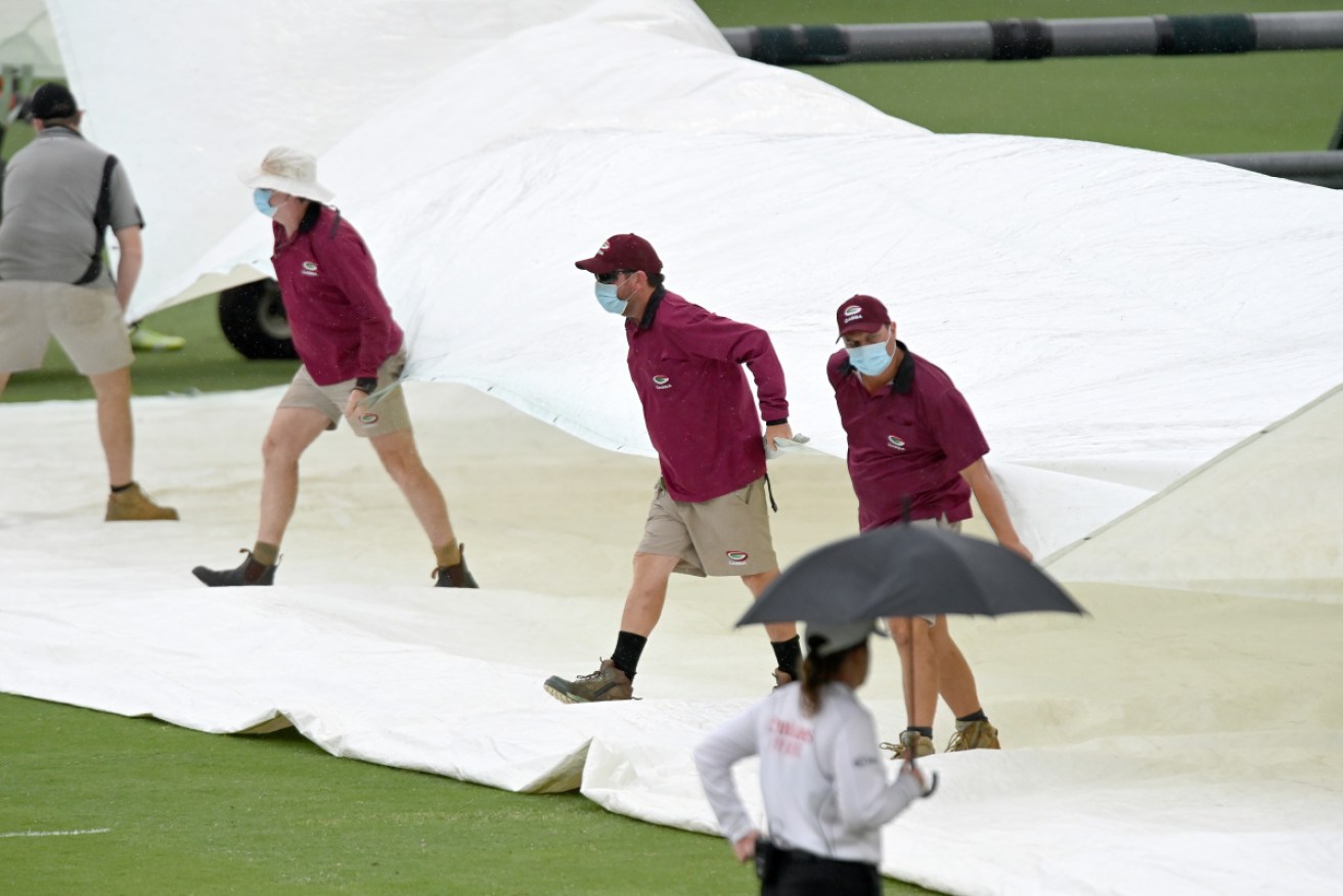 Australia's hopes of reclaiming the Border-Gavaskar trophy have been boosted by a more promising forecast for day five of the series-deciding fourth Test on Tuesday.