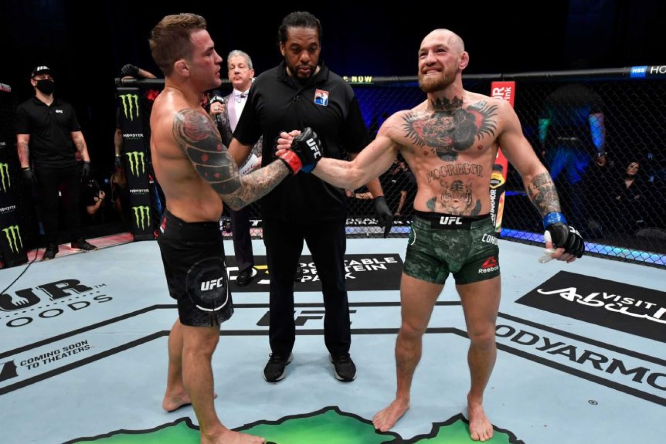 Dustin Poirier receives the congratulations of Conor McGregor after his decisive win on Sunday.