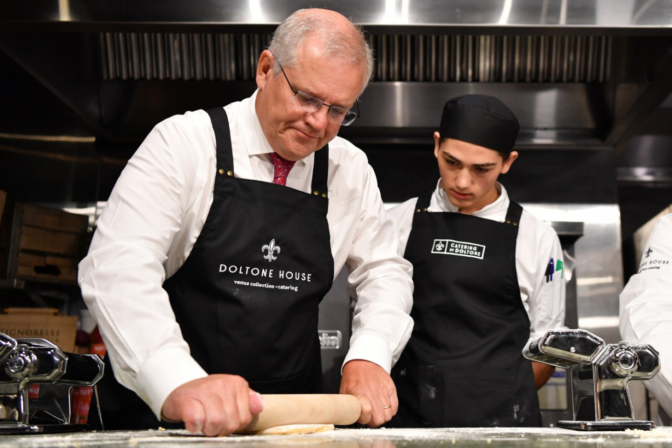 Scott Morrison announces an extension to the existing apprenticeship program. 