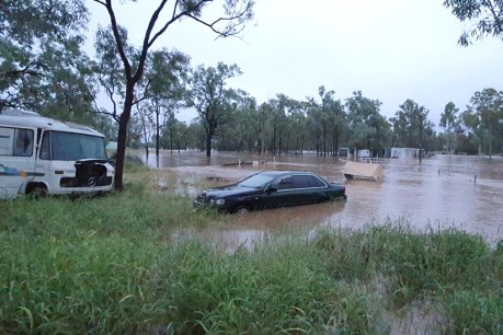 Roof-top rescues, evacuations as central Queensland town floods