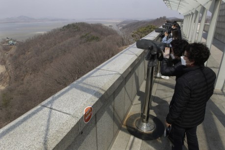 North Korea fires &#8216;unidentified projectiles&#8217;
