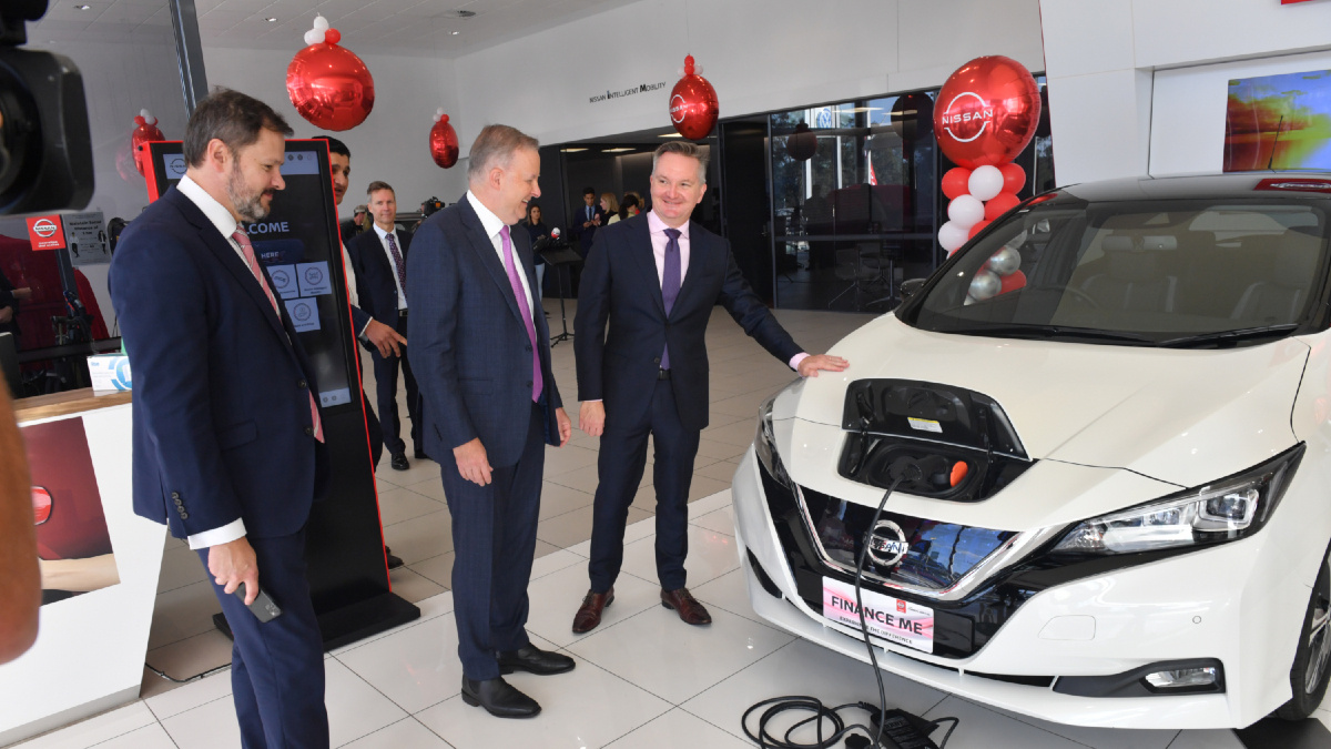 Albanese's electric vehicle plan turns up heat on Morrison government