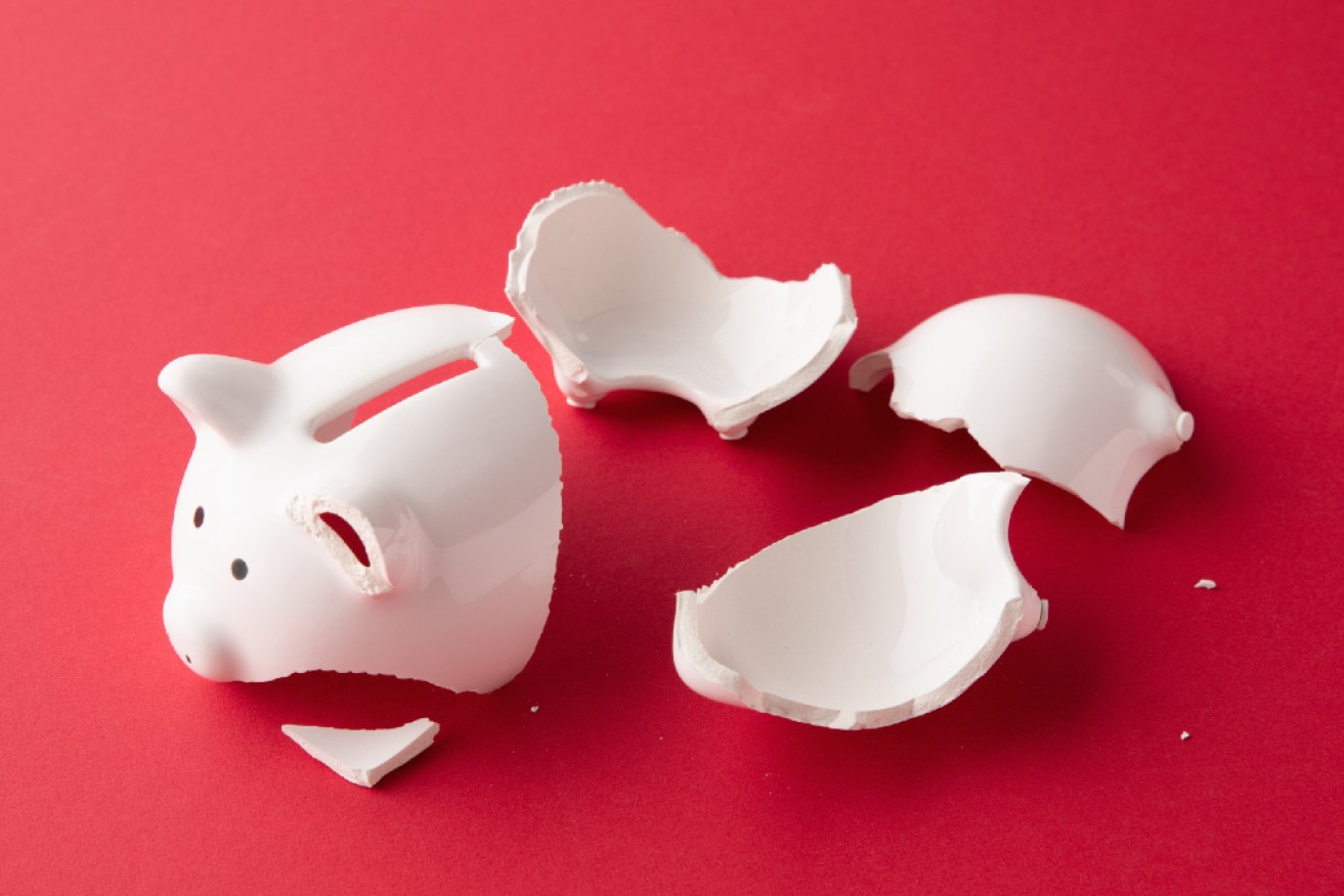 Industry groups say the government's superannuation reforms go against the advice of the royal commission.