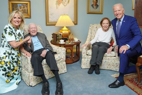 Something not quite right: Biden-Carter snap sparks hilarious response
