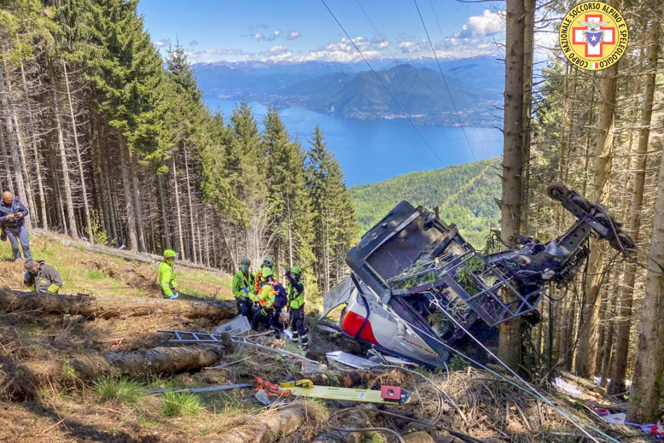 A young boy who lost his family in an Italian cable car crash is fought over by his grandparents.