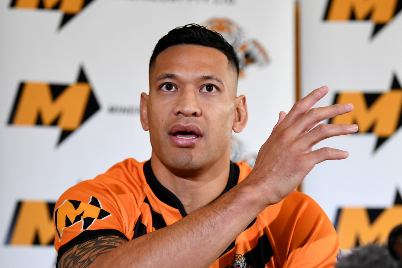 Picking Israel Folau to play the Barbarians is controversial, admits World XV coach Steve Hansen.
