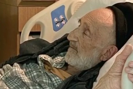 Qld offers hope to dying man who wants to see son