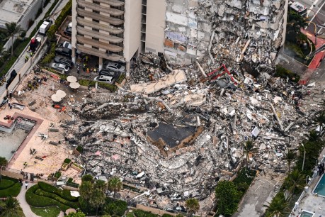 Miami building collapse: Death toll at four as search enters second day
