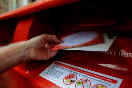 Australia Post service cut puts small businesses in jeopardy as international delivery costs soar