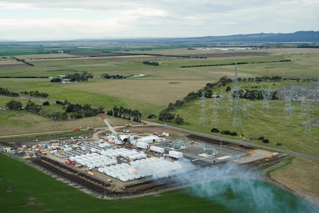 Vic Big Battery fire clouds planned start