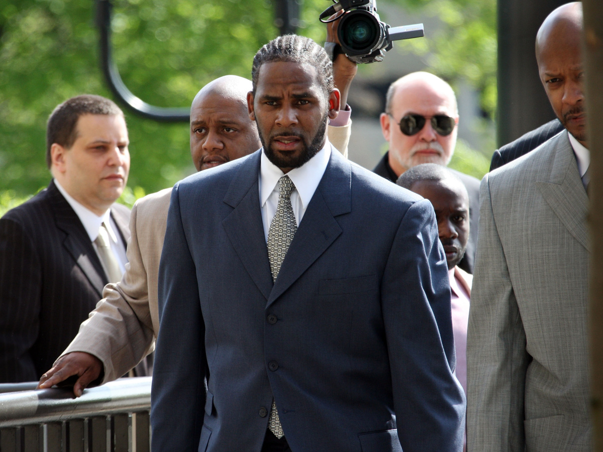 R Kelly abused girl repeatedly, court told