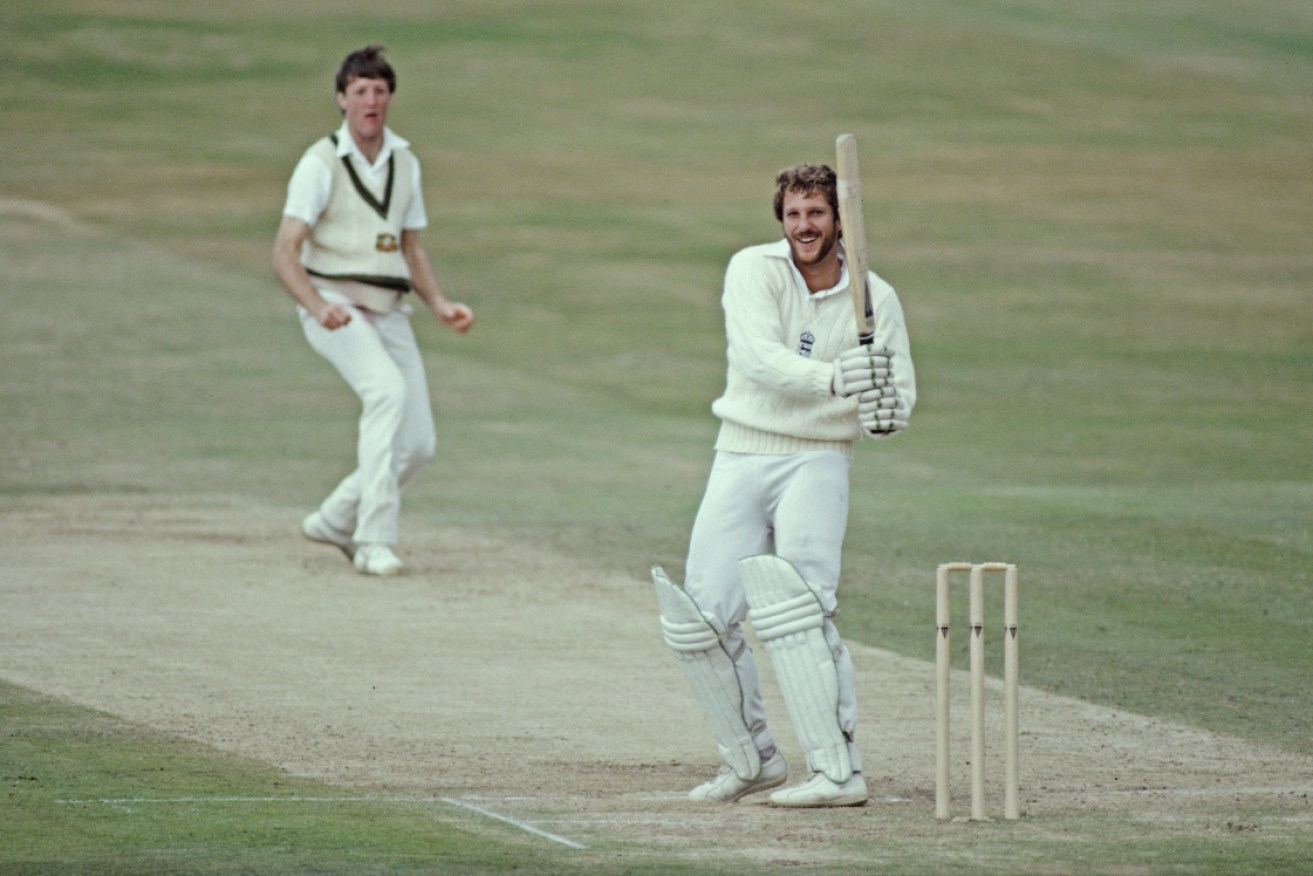 Ian Botham (R) had one of the best innings of his life in the third Test of the Ashes in 1981.