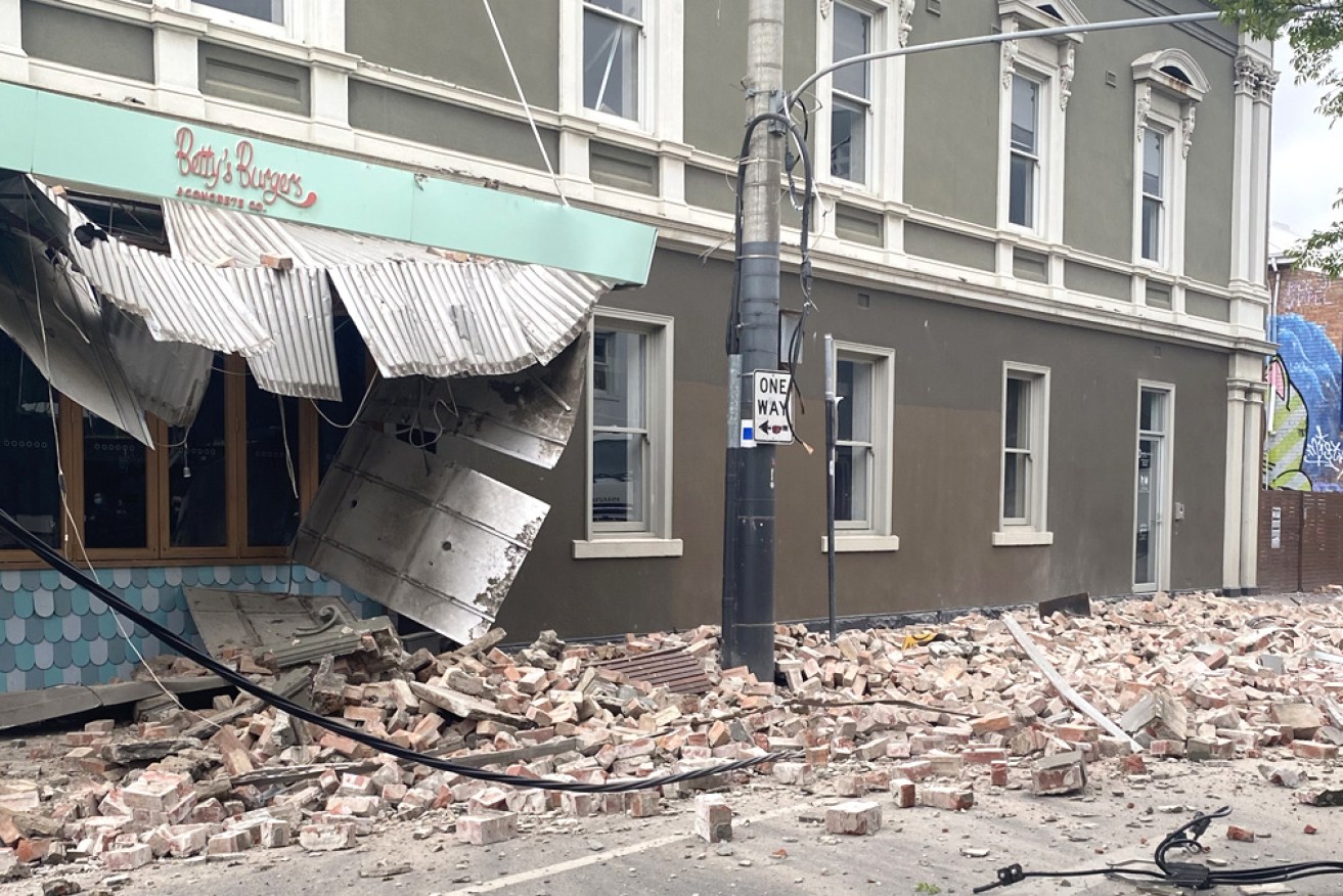 A building on Chapel Street in Melbourne's south-east was damaged by the quake. 