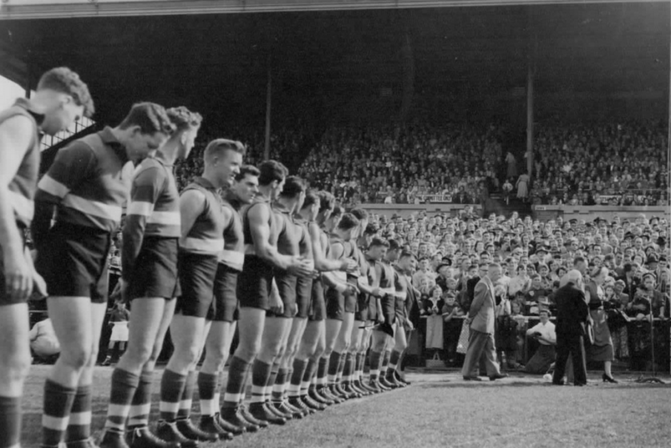 The Bulldogs are facing a re-play of the 1954 grand final, when Melbourne started firm favourites only to be humbled as the men of the West doubled their score, 51-102.