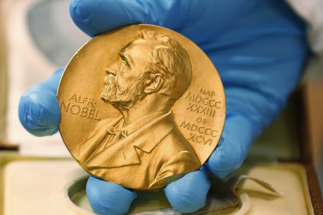 Trio of scientists shares Nobel prize for physics 
