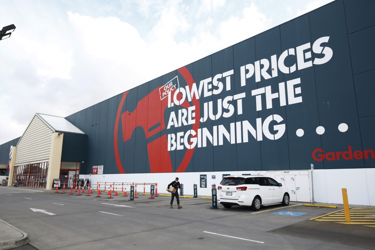 Bunnings will no longer sell engineered stone, which is linked to a deadly disease.