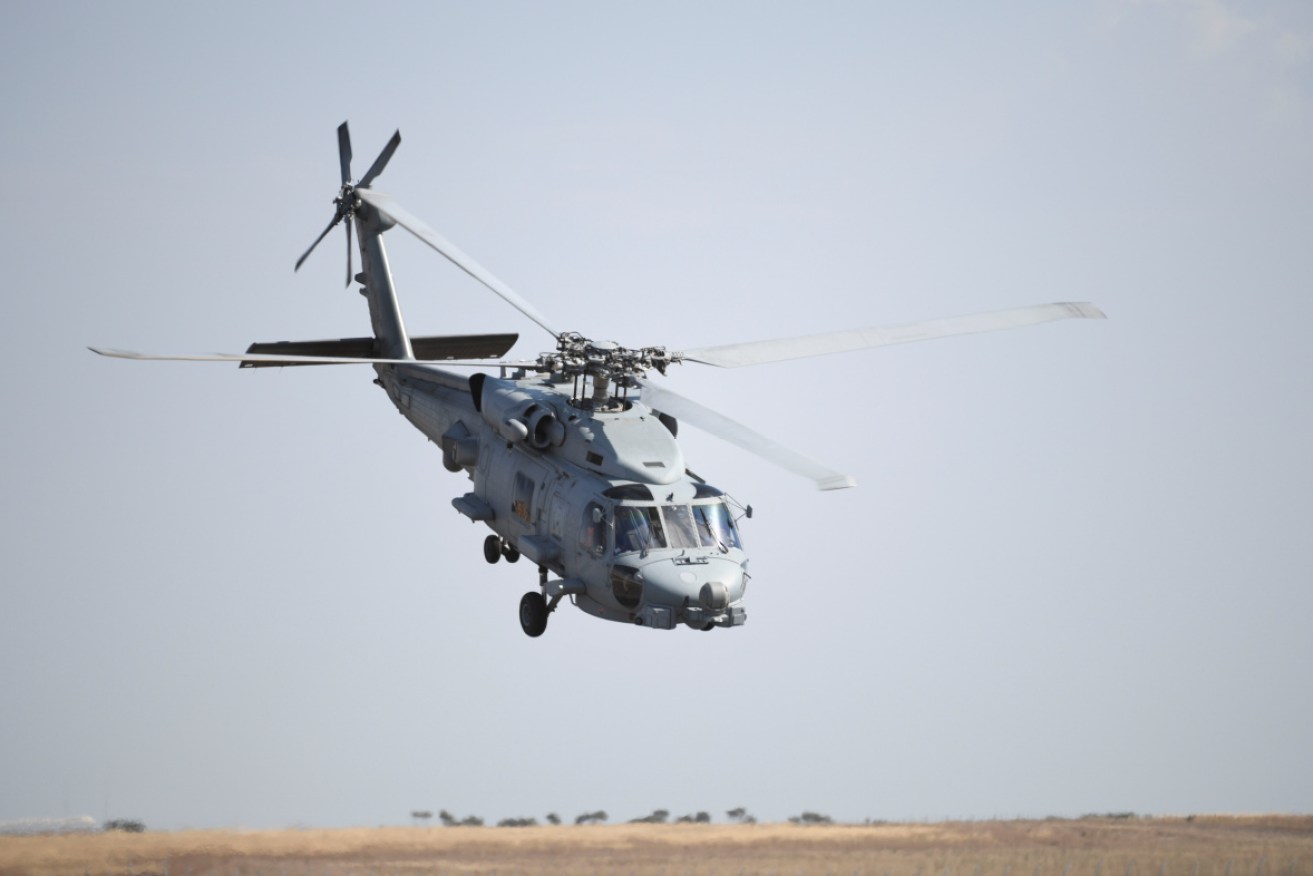 The Australian navy's MH-60R Seahawk fleet has been grounded following an emergency landing.