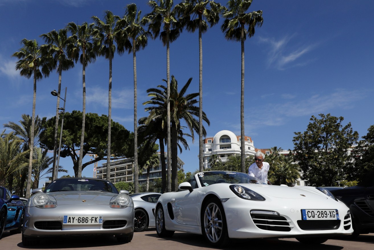 Arrests have been made during a probe into tax fraud by the Italian mafia involving luxury vehicles.