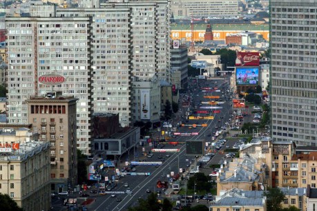 Moscow tightens COVID restrictions amid surge