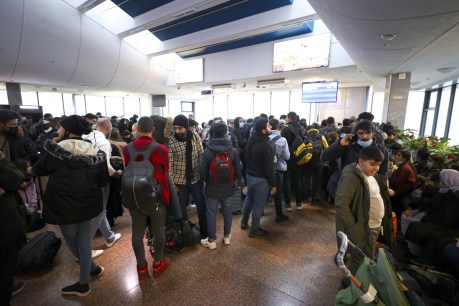 Belarus urges European Union to take 2000 migrants