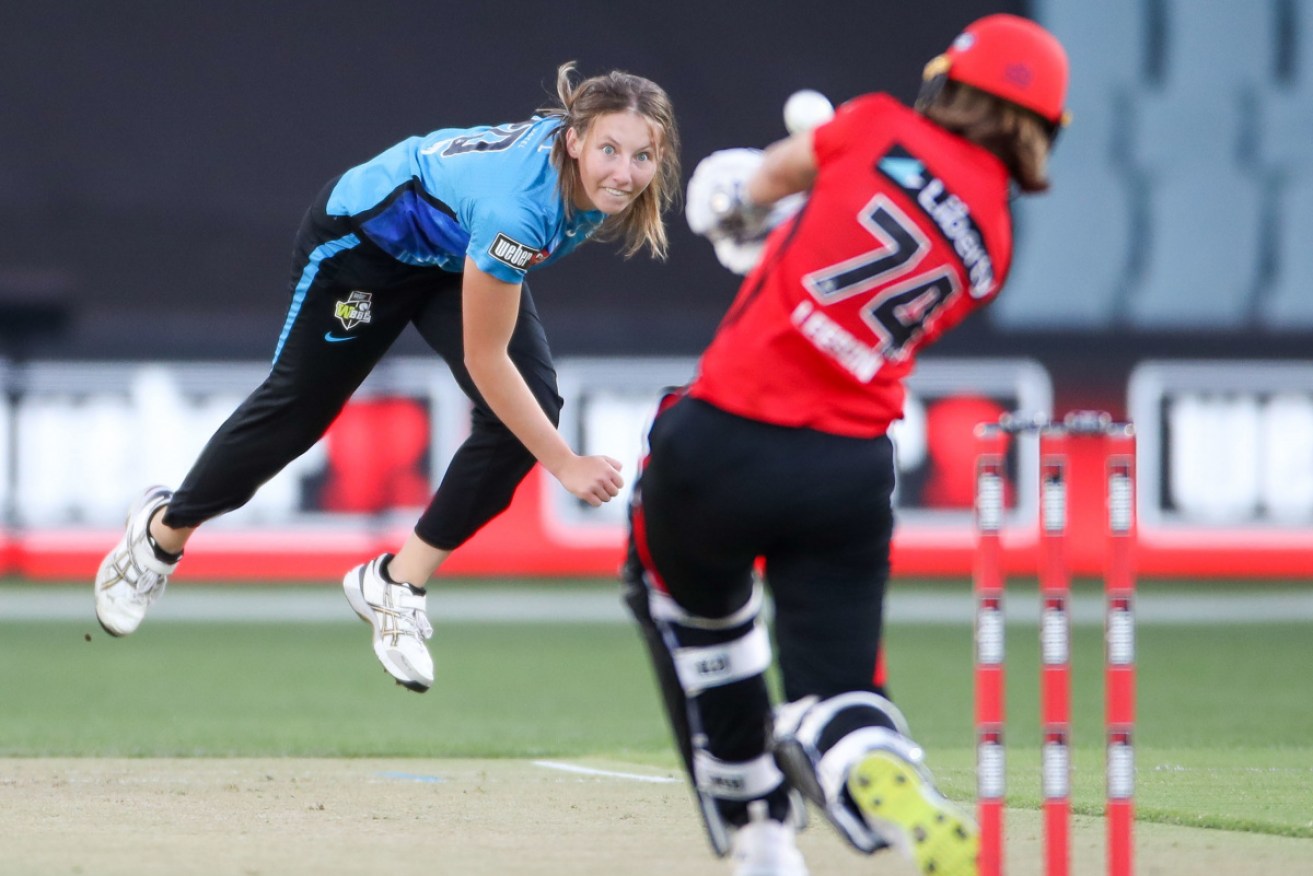 Darcie Brown played a starring role as Adelaide Strikers progressed to the WBBL final.