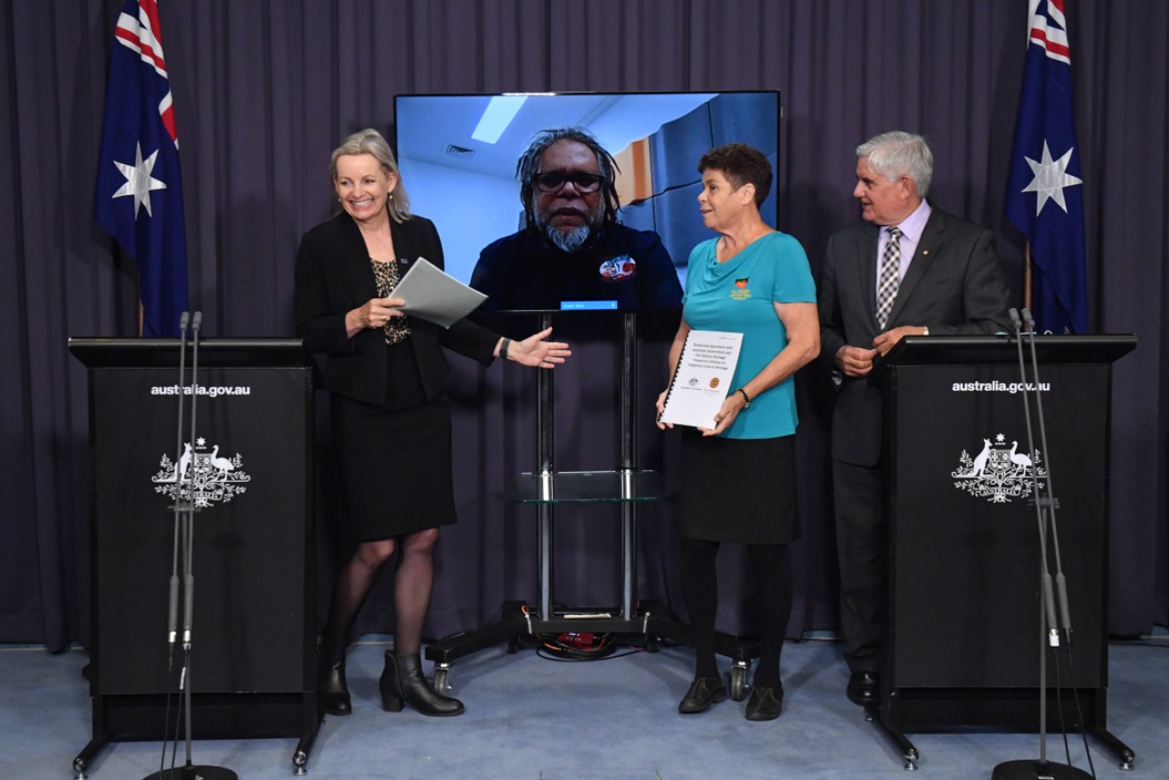 Enviornment Minister Sussan Ley, First Nations Heritage Protection Alliance co-chairs Kado Muir and Anne Dennis, and Indigenous Affairs Minister Ken Wyatt.