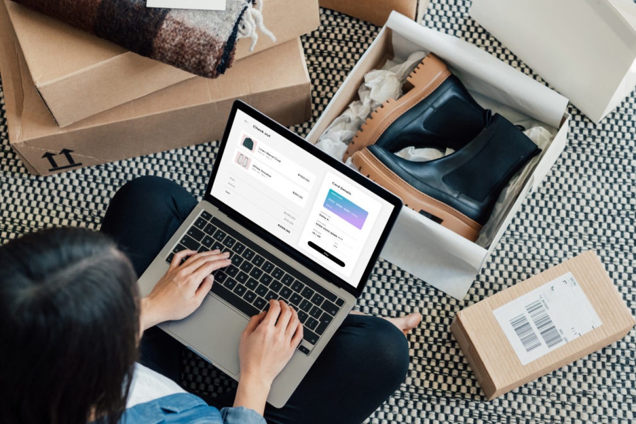Make the most of online sales with Kirstie Clements' fun fashion hack.