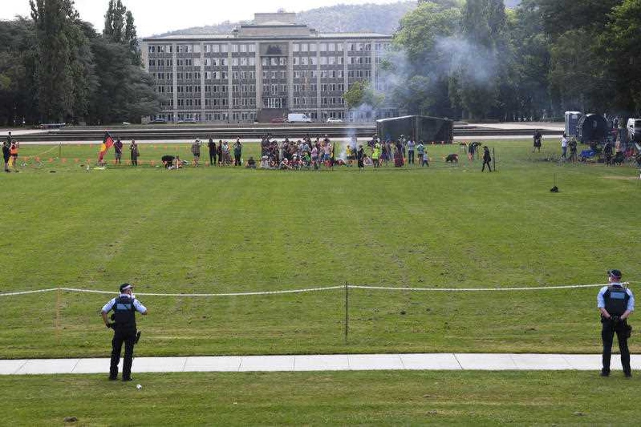 Police have begun an operation to clear a protest camp near Old Parliament House in Canberra.