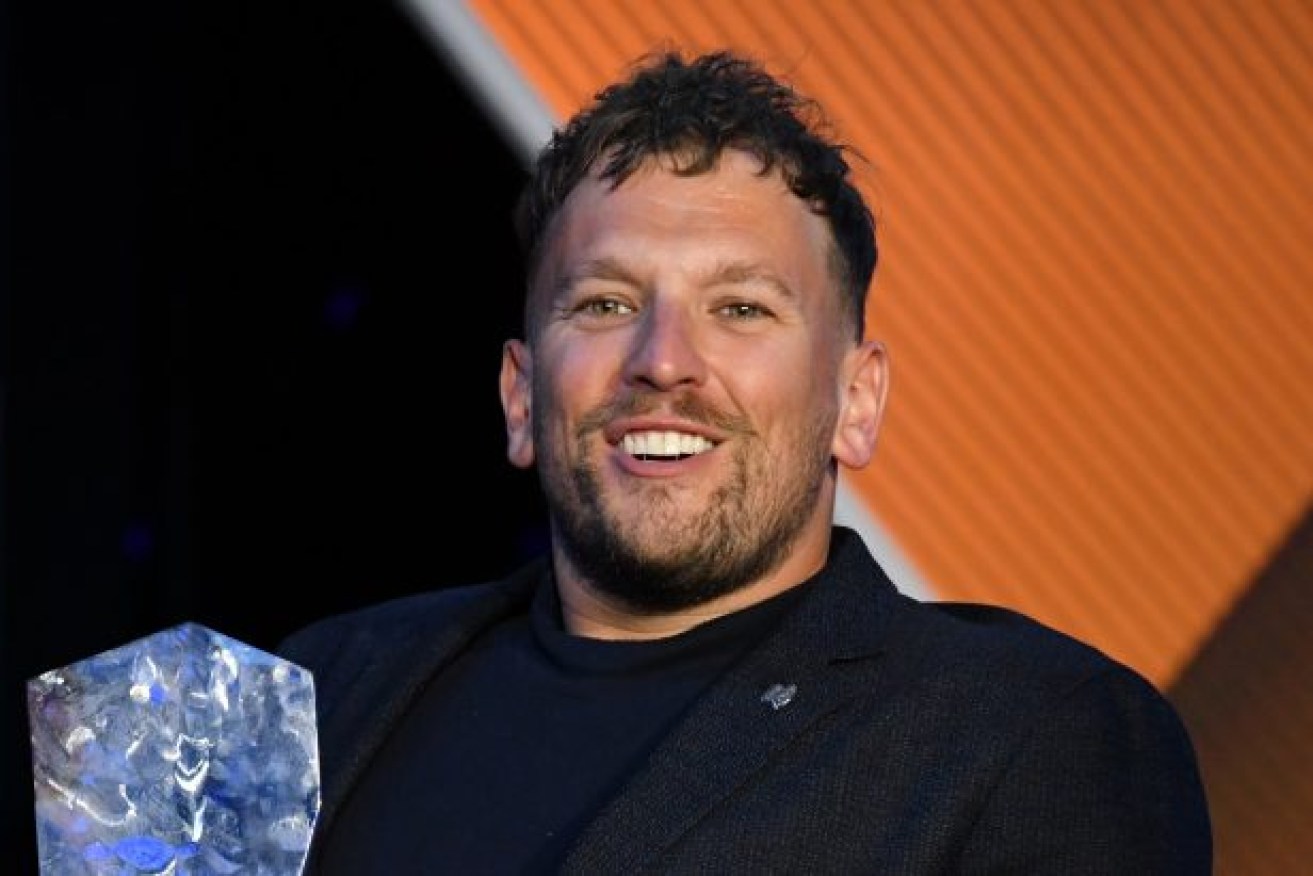 Dylan Alcott with his 2022 Australian of the Year award.