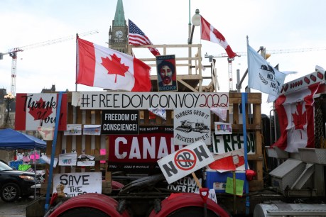 Canada border protesters &#8216;may be removed&#8217;