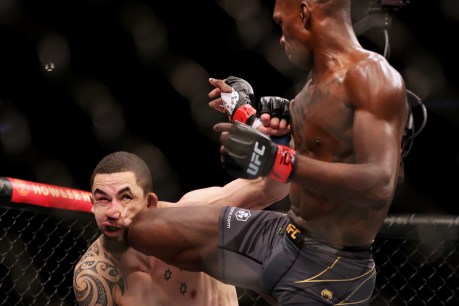 Whittaker falls to Adesanya on points at UFC 217