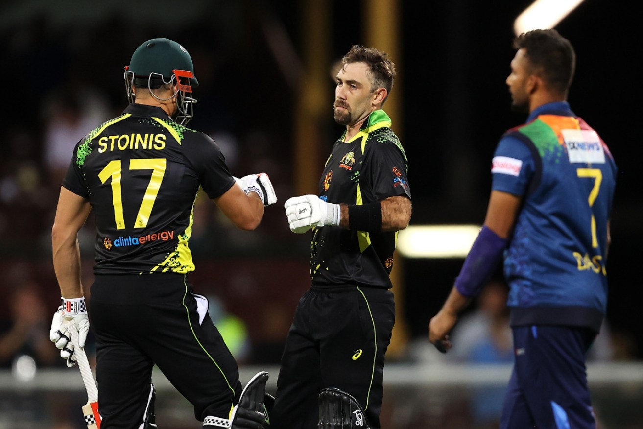 Marcus Stoinis and Glenn Maxwell seal victory in the super over at the SCG on Sunday night.